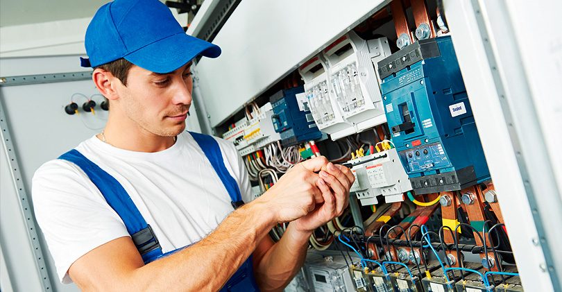 5 tips for å velge og ringe en god elektriker på eksempelet fra Moskva. Elektriker tjenester